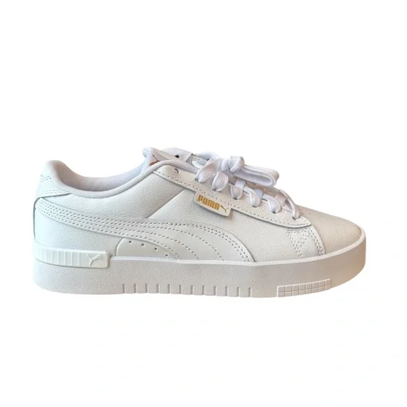 Puma Women’s Court Sneaker 7.5 White Like New Leather Casual Low Tops - Picture 1 of 10